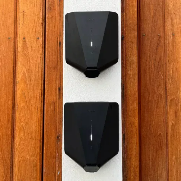 Easee laddbox installerad på villa i Tyresö