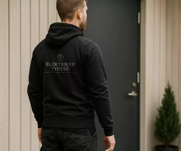 Elektriker i Tyresö på hembesök för installation